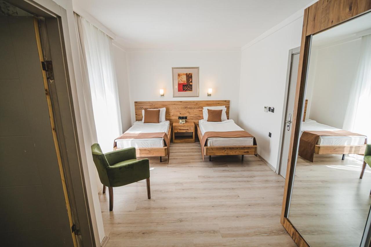 Uptown Bueyuek Anadolu Girne Hotel Eksteriør billede