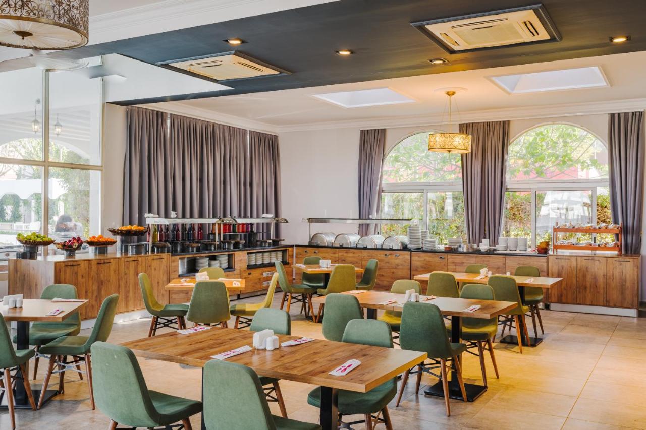 Uptown Bueyuek Anadolu Girne Hotel Eksteriør billede